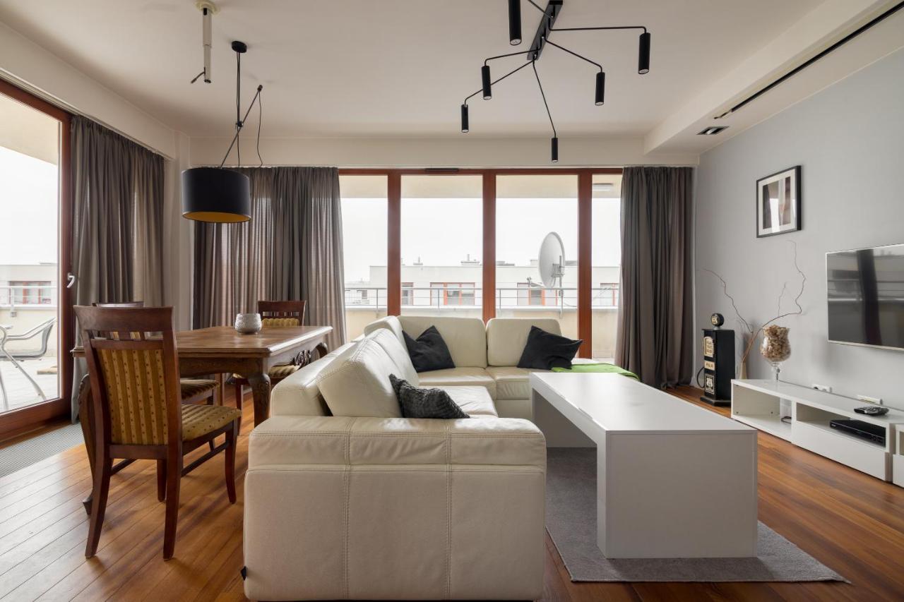 Hlonda Deluxe Apartment With Terrace Warsaw Luaran gambar