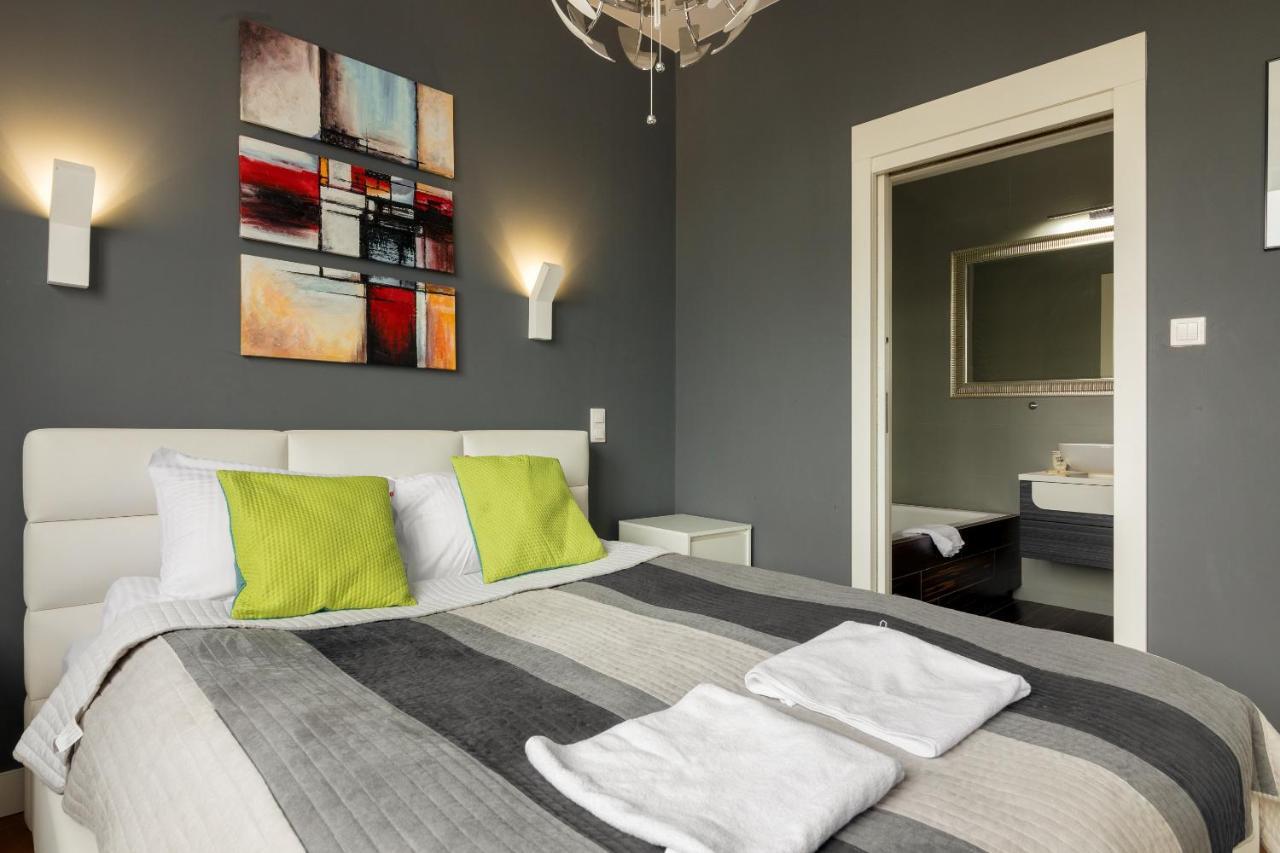 Hlonda Deluxe Apartment With Terrace Warsaw Luaran gambar