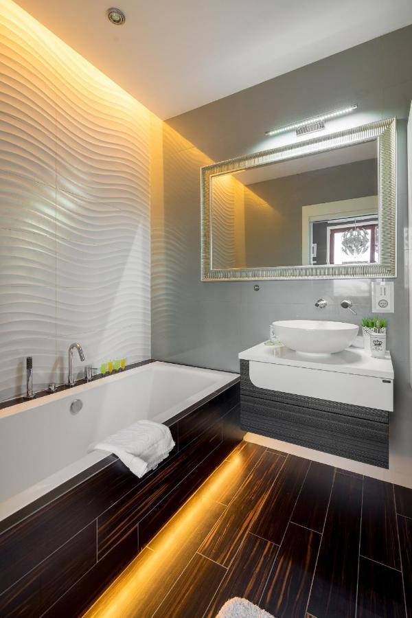 Hlonda Deluxe Apartment With Terrace Warsaw Luaran gambar